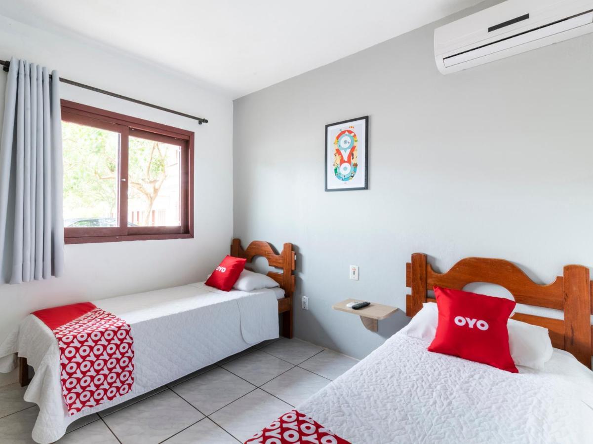 Oyo Portal Torres Hotel Passo de Torres Kültér fotó